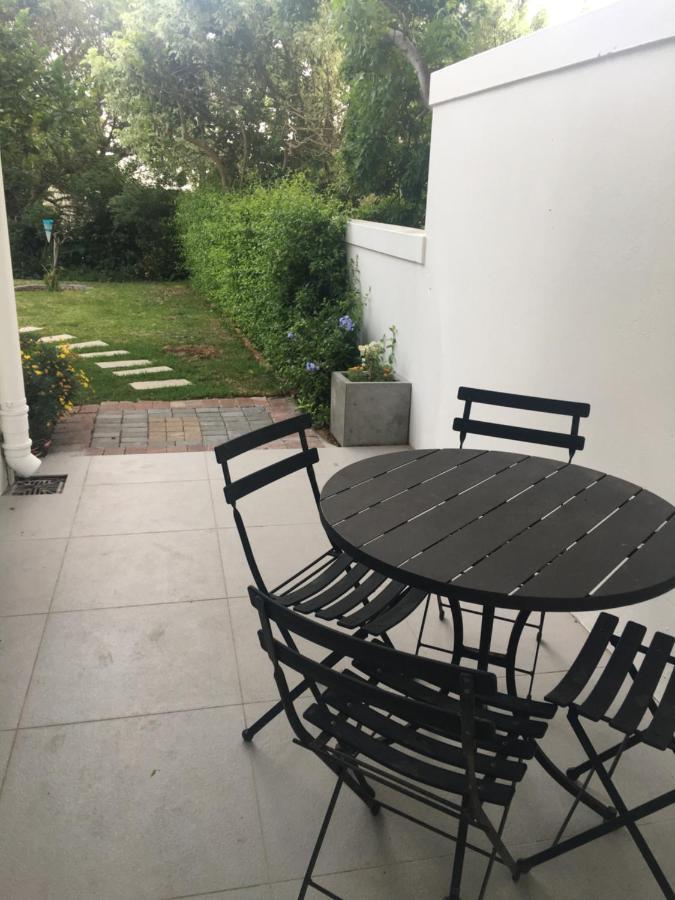 Table Mountain Guest Cottage With Private Garden Cape Town Ngoại thất bức ảnh